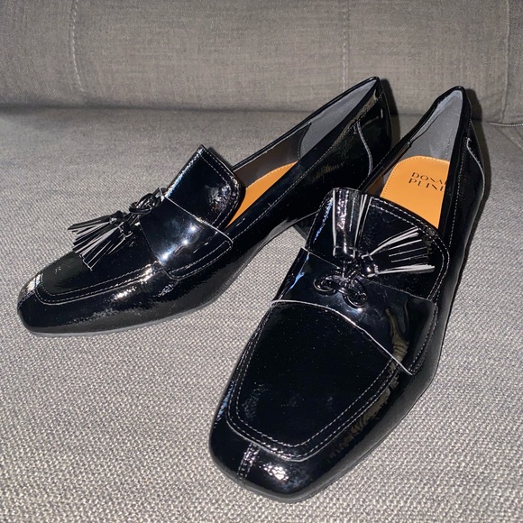 Donald Pliner AVI Crocodile Embossed Patent Leather Tassel Loafers - Picture 2 of 4